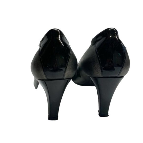 STUART‎ WEITZMAN Pewter leather Cap Toe Ballet Styled Pumps - Picture 6 of 12